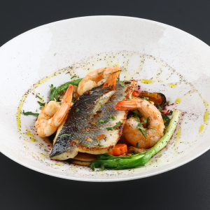 Sote de fructe de mare cu biban