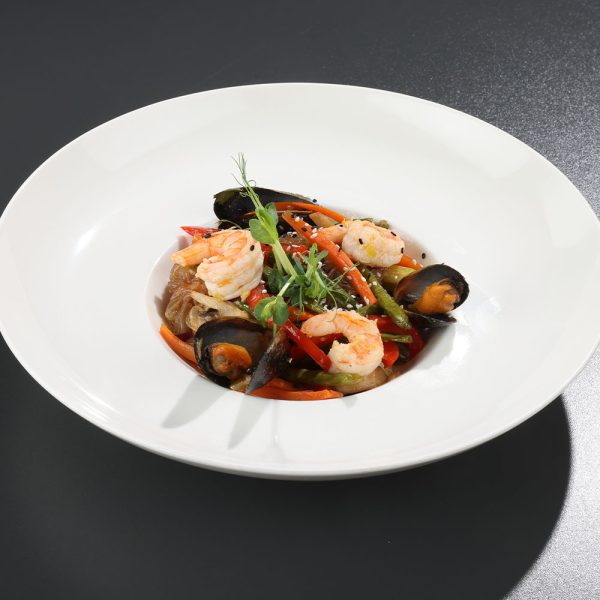 Funchoza cu fructe de mare