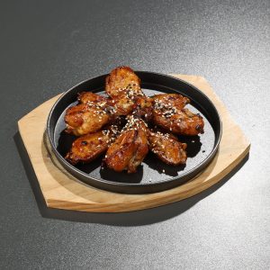 Aripioare în sos unagi